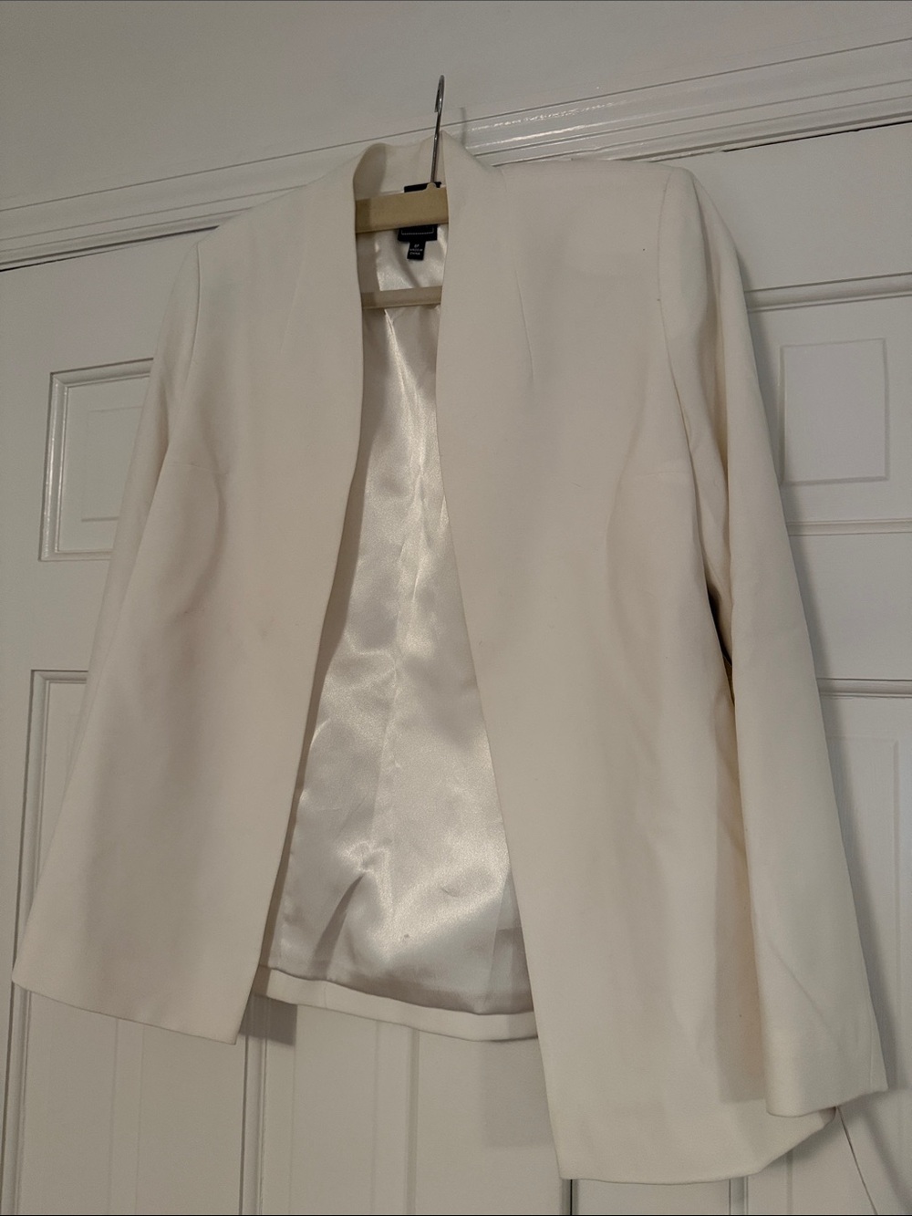 Winter White Blazer with Tailored Fit and Notch Lapel NWT